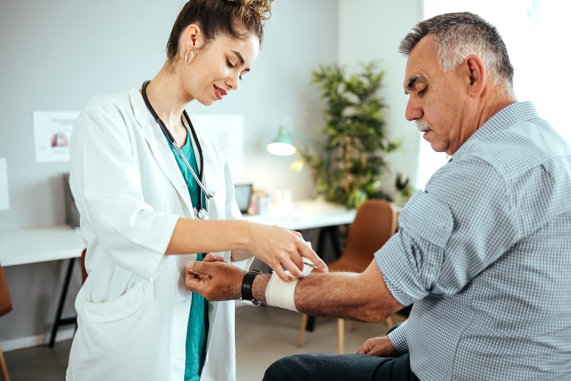 Wound care treatment during first clinic visits in Dallas and Mansfield, TX